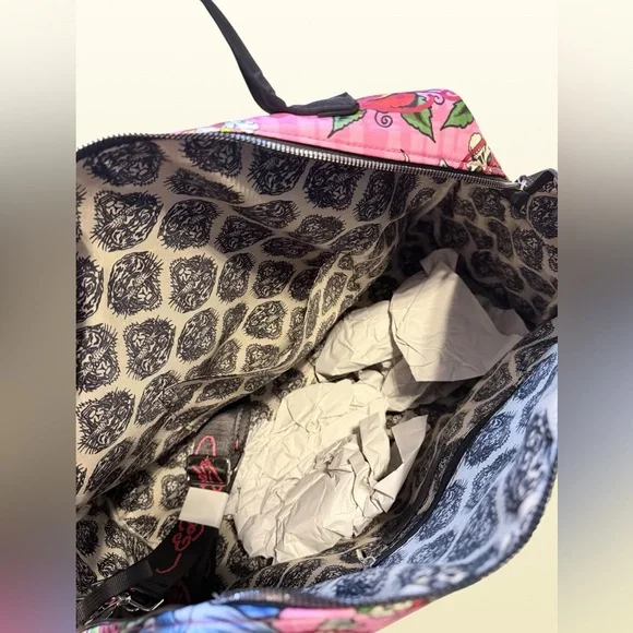 💚🌼NWT Ed Hardy "Love Kills Slowly" pink tattoo flash duffle bag. Weekender bag - Picture 7 of 14